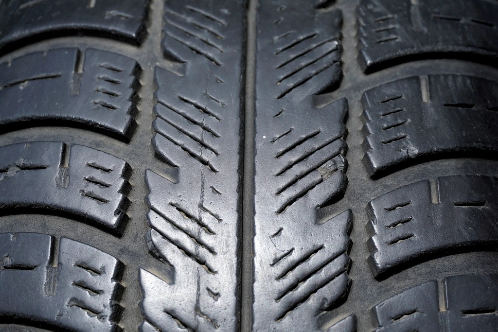 Close-up van het profiel van een autoband